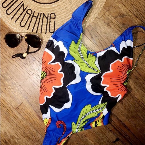 LowCut One Piece - Picture 2 of 2